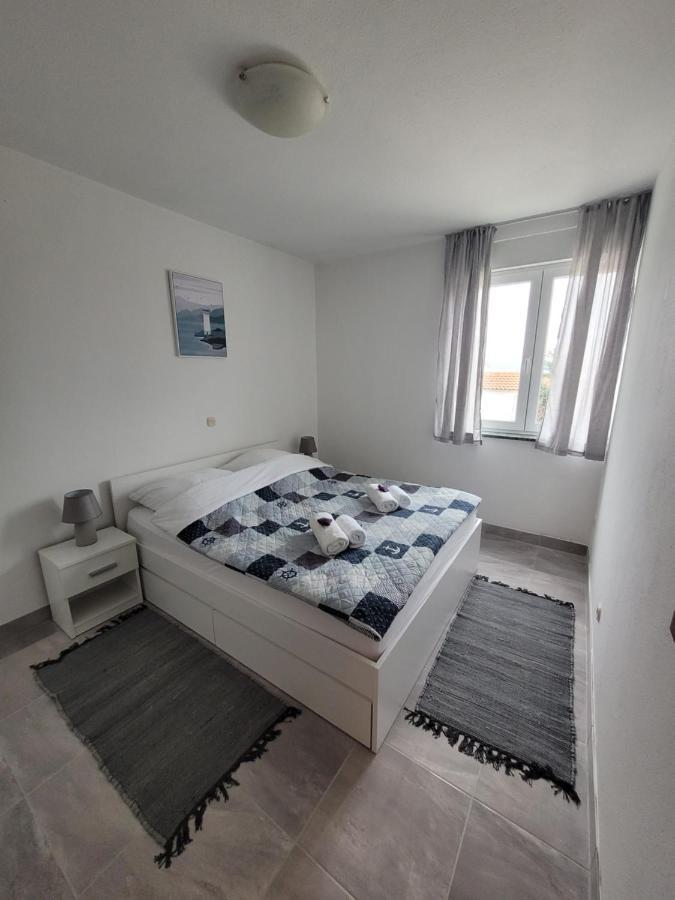 Apartment Luna Petrcane